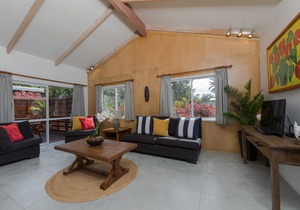 Modern & Spacious home in Muri Beach