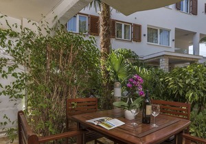 Modern studio apartment with terrace on a great location in Rovinj