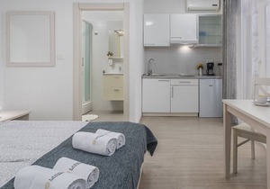 Modern studio apartment with terrace on a great location in Rovinj