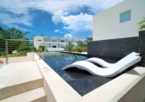 Modern Studio Apt Near Beach w/Rooftop Pool, Onsite Restaurants, etc.