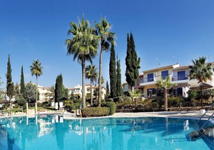 Modern Top Floor Apartment with Sea - Regina Gardens