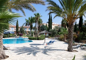 Modern Top Floor Apartment with Sea - Regina Gardens