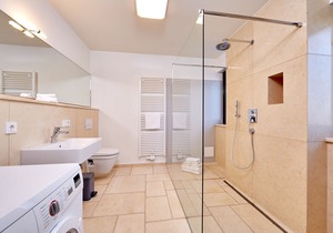 MODERN with FLAIR of the TRADITION -100sqm EG + UG- opt. 4 pers. - Terrace u. garden