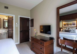 Mont-Tremblant - Château Beauvallon - Two Bedroom Family Suite- Free resort shuttle!
