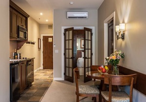 Mont-Tremblant - Château Beauvallon - One Bedroom Suite- Free resort shuttle!