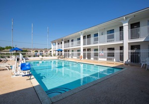 Motel 6 Bryan, TX - University Area