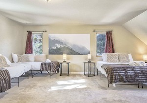 Mountain Getaway with HotTub, Ping Pong, Gym