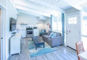 Mountain View Boutique Suite with contactless entry - The Lake at Blue Mountains