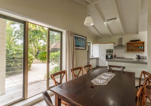 Muri Beach Villa