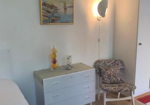 Mysigt boende i Åhus med egen ingång, terass, wifi, tvättmaskin & parkering!