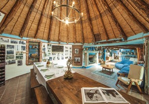 Near Orgosolo, in the middle of the natural park of Gennargentu, this vacation home is located on se
