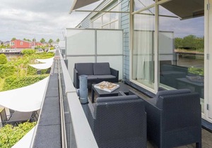 Neat island house with beautiful view, for larger groups, it is ideal to rent in combination with th