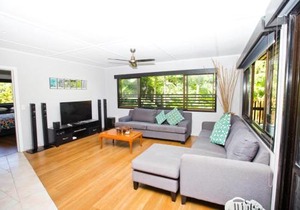 Nevaeh Holiday Home plus Pool