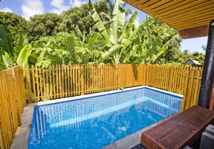 Nevaeh Holiday Home + Pool