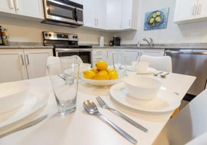 New 2BD Condo, UNB, Hospital, Golf, Patio Coffee