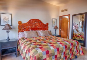 New ground floor beachfront condo with AC, Pool and Wifi.
