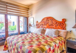 New ground floor beachfront condo with AC, Pool and Wifi.