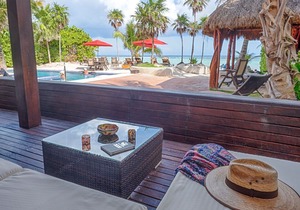 New ground floor beachfront condo with AC, Pool and Wifi.