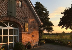 NEW/Landhaus Grandma Muh with 2 exclusive apartments a. very large property/near Dangast