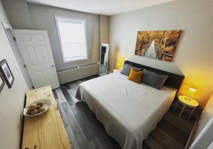 NEW Large Luxurious 2BR Condo in the Heart of Uptown Coffee, Wifi