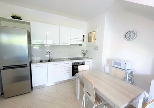 New two-story apartment in residence with shared pool, with parking space