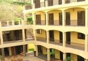 Newly renovated first floor studio walking distance to the beach