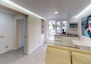 Newly renovated designer apartment with a large terrace and sea views