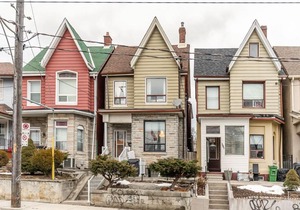 Newly Renovated - Modern 2BR Apartment - Trinity Bellwoods!