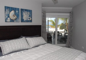 Newly Renovated Ocean Front On Seven Mile Beach Cayman Reef Resort#32