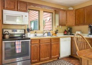 NF17- Cool Creek side home! Hot Tub! Pets ok!