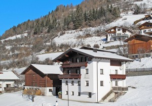 Nice apartment for 4 guests with WIFI, TV and balcony