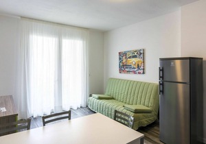 Nice apartment for 7 people with WIFI, pool, A/C, TV, balcony and parking