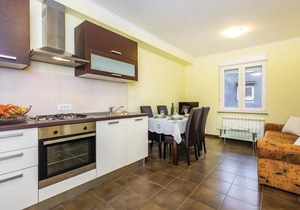 Nice apartment in Calvle with WiFi