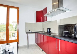 Nice apartment in Capendu with kitchen