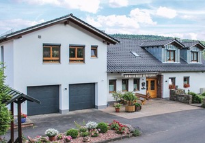 Nice apartment in Gräfendorf