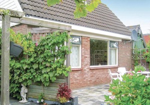 Nice Apartment In Hippolytushoef