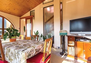 Nice apartment in Pula with WiFi