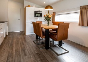 Nice apartment in villa for 6 people with WIFI, A/C, pool, TV, terrace and parking