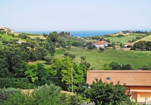 Nice apartment with hot tub, WIFI, private pool, TV, terrace, pets allowed and parking