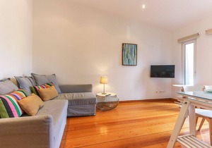 Nice apartment under April 25th Bridge for 4 people with a balcony