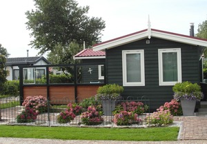 Nice chalet with garden, near the Wadden Sea