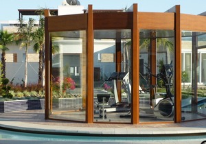 Nice ground floor apartment on beautiful pool