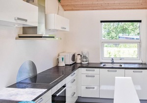 Nice home in Aabenraa with kitchen