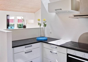 Nice home in Aabenraa with kitchen