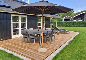 Nice home in Aabenraa with kitchen