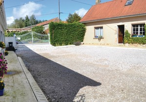 Nice home in Senlecques with kitchen