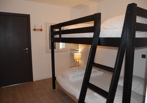 Nice new and modern apartment, center, departure ski 150m, 18/20 pers, reduc material