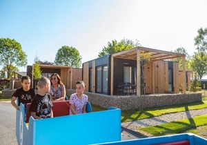 Nice tiny house with microwave, Maastricht at 9 km