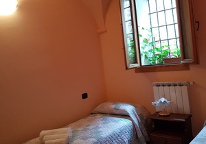 nice vaulted apartment in historic house with large terrace