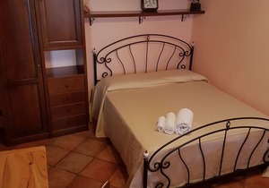 nice vaulted apartment in historic house with large terrace